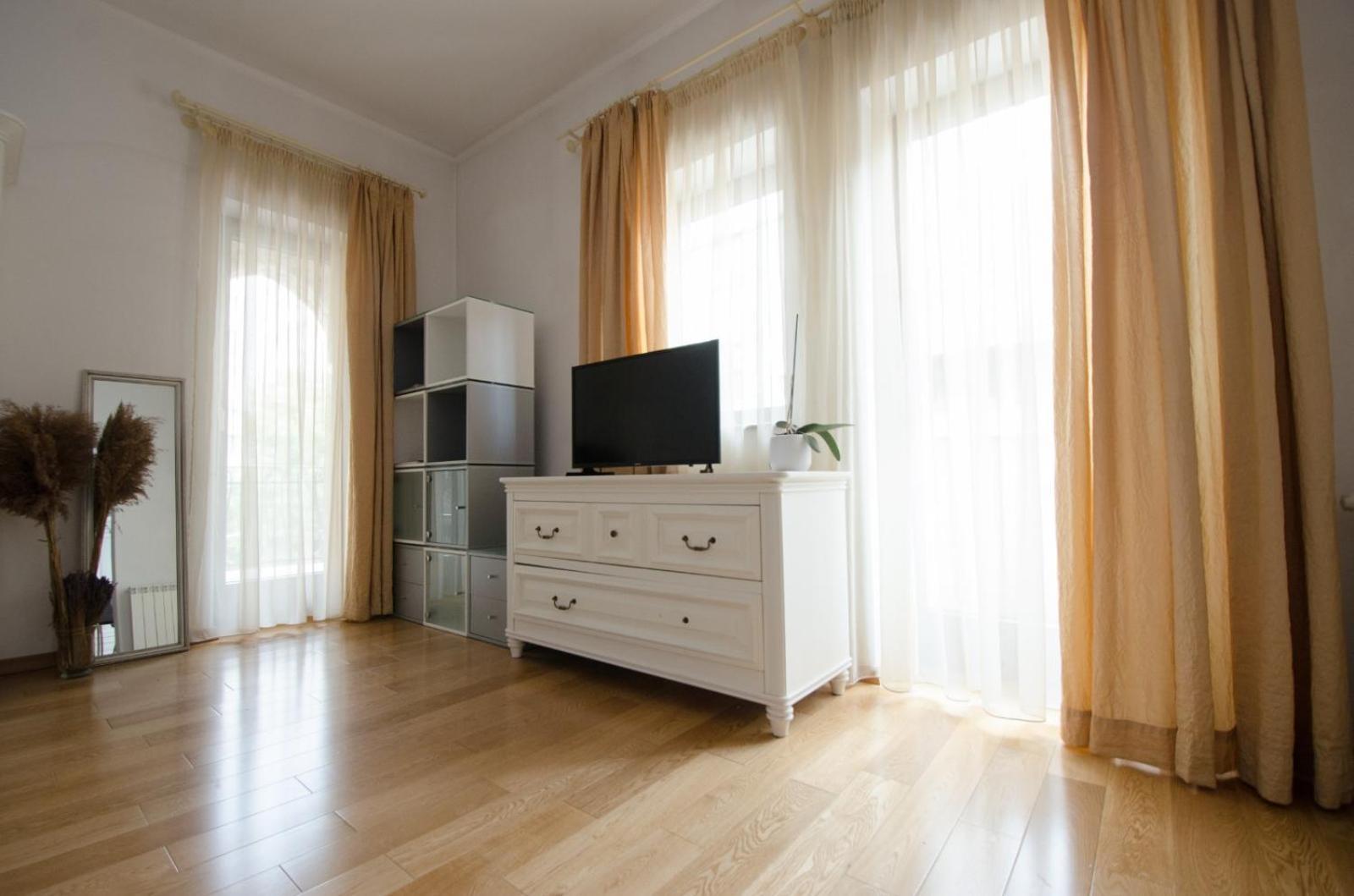 Moderna Cismigiu Park * Bucureşti